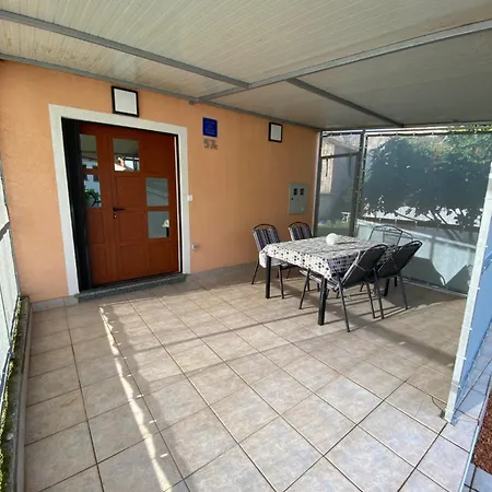 Milmar Vakantiehuis Draga Bašćanska